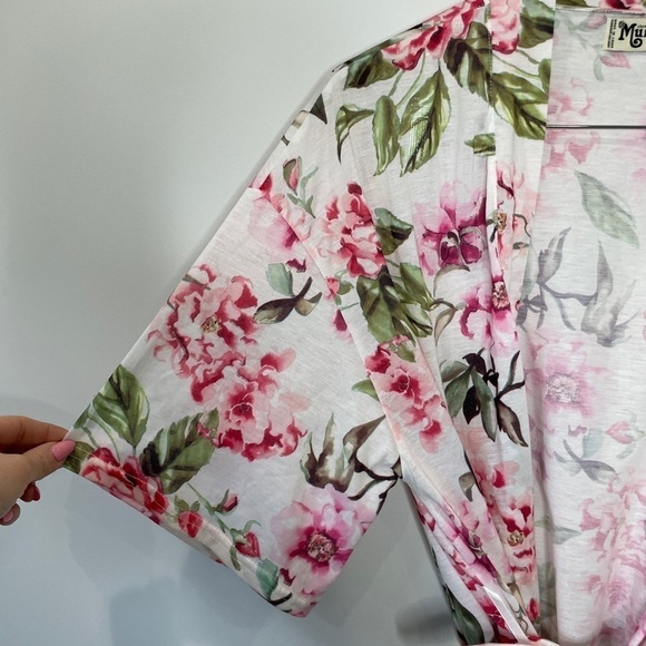Show Me Your Mumu Brie Floral Lightweight Robe - Picture 3 of 5